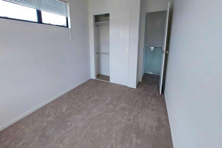 Photo of property in 20a Mackenzie Street, Te Atatu South, Auckland, 0610