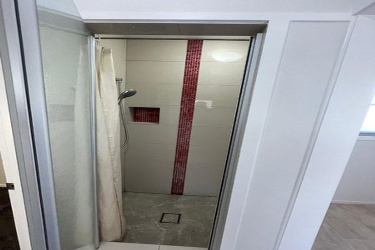 Photo of property in 8 Wyman Place, Pakuranga Heights, Auckland, 2010