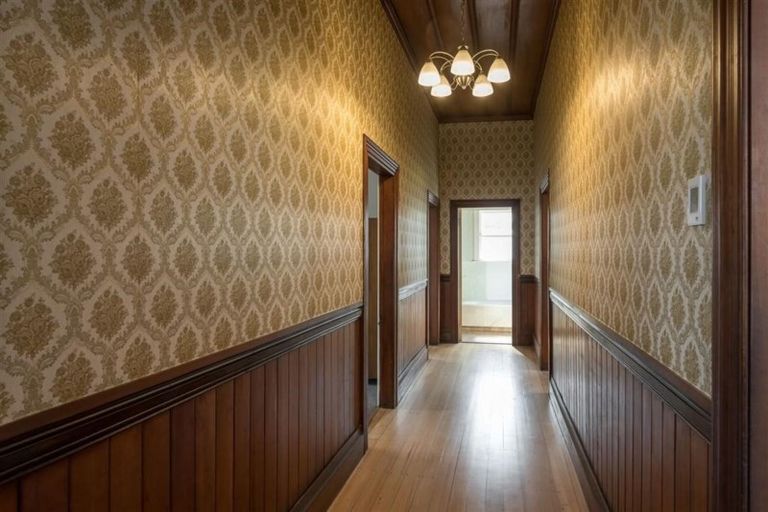 Photo of property in 21 Railway Street, Helensville, 0800