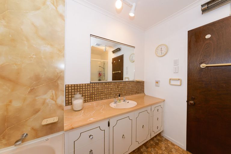 Photo of property in 14 Peter Hall Drive, Kelvin Grove, Palmerston North, 4414