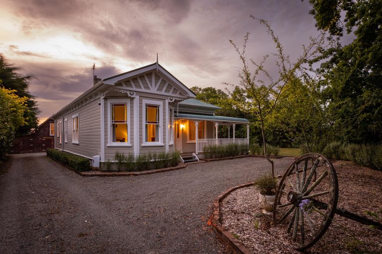 Photo of property in 103 James Line, Kelvin Grove, Palmerston North, 4414