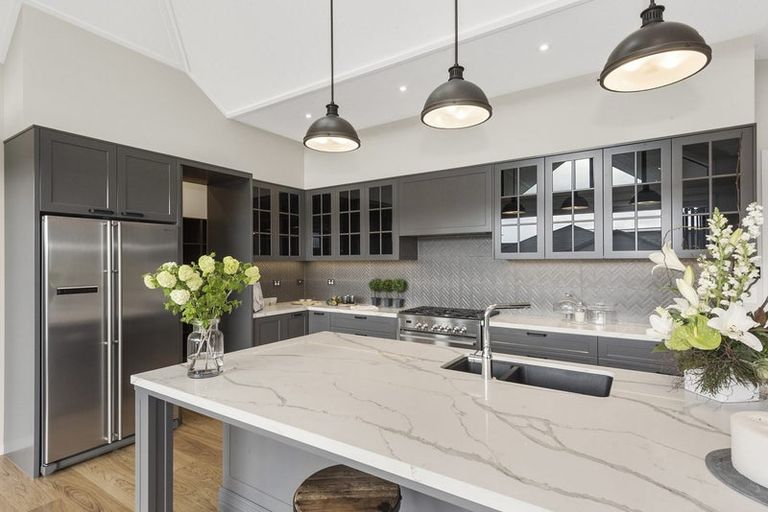 Photo of property in 4 Whare Roto Drive, Waipukurau, 4282