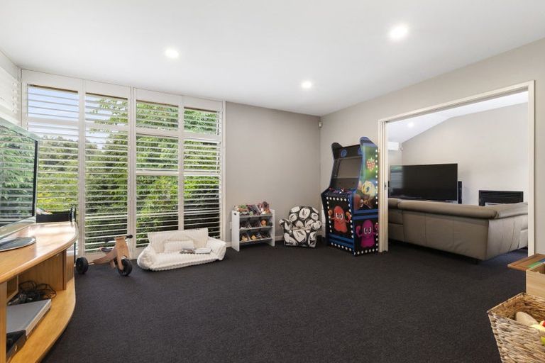 Photo of property in 14 Tiffany Close, Totara Park, Auckland, 2019