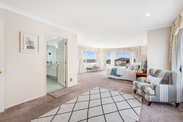 Photo of property in 35 Mccahill Views, Botany Downs, Auckland, 2010
