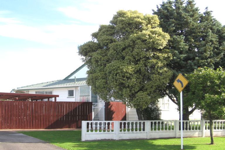 Photo of property in 18 Hindmarsh Street, Henderson, Auckland, 0612