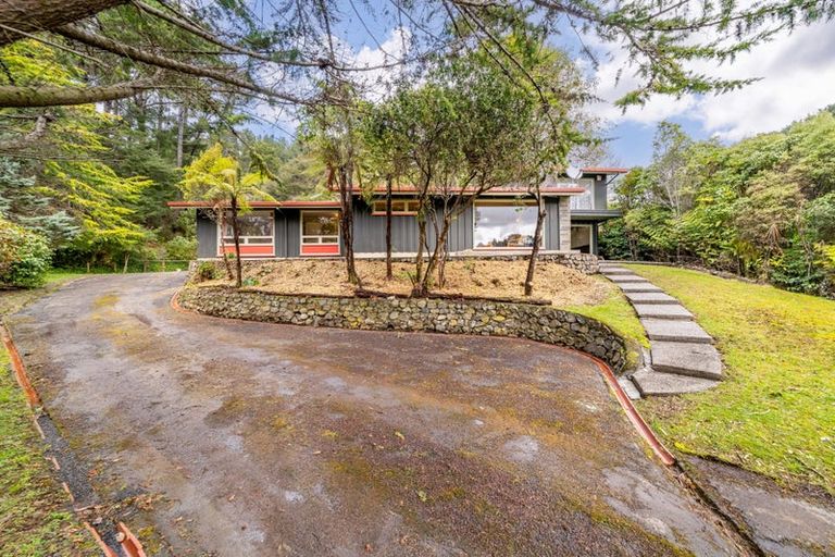 Photo of property in 99 Pinehaven Road, Pinehaven, Upper Hutt, 5019