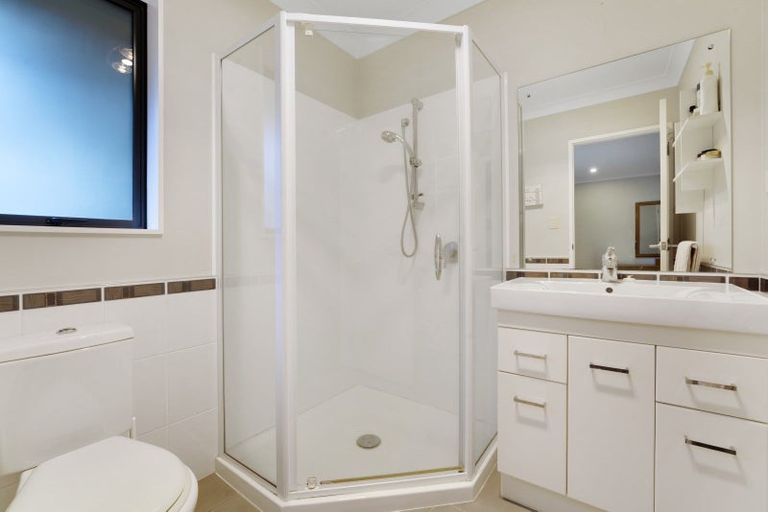 Photo of property in 5a Shanley Crescent, Waiuku, 2123