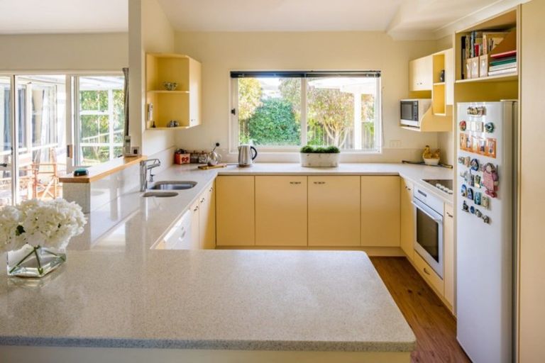 Photo of property in 3 Mariners Way, Whitby, Porirua, 5024