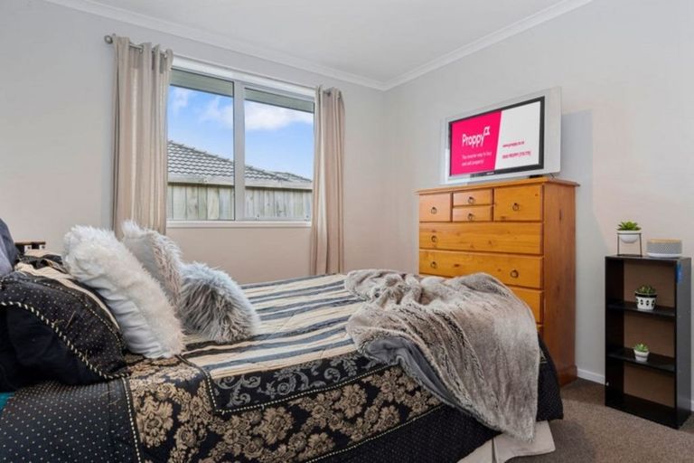 Photo of property in 18 Raiha Street, Papamoa Beach, Papamoa, 3118