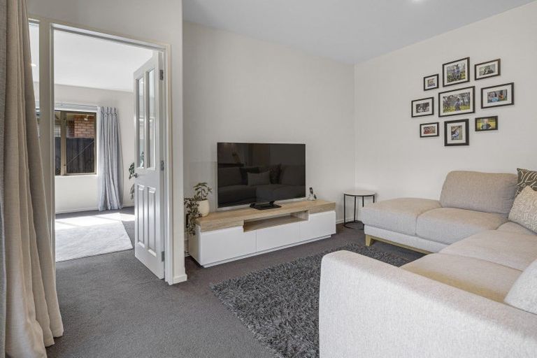 Photo of property in 16 Pukeko Place, Rangiora, 7400