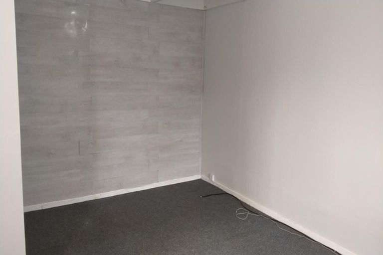 Photo of property in 89b Colwill Road, Massey, Auckland, 0614