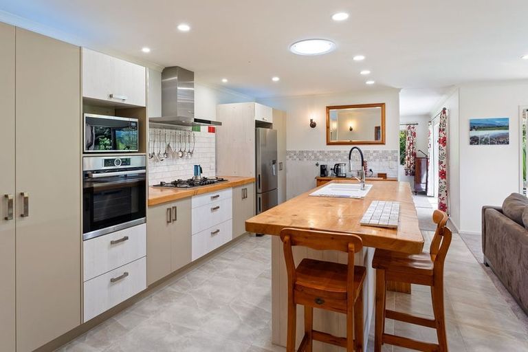 Photo of property in 48 Eucalyptus Way, Nikau Valley, Paraparaumu, 5032