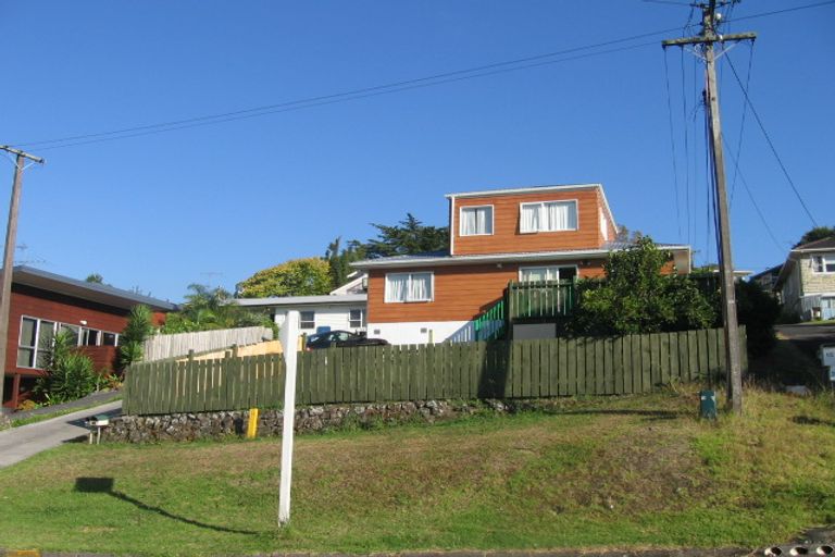 Photo of property in 1/20 Hogans Road, Glenfield, Auckland, 0629