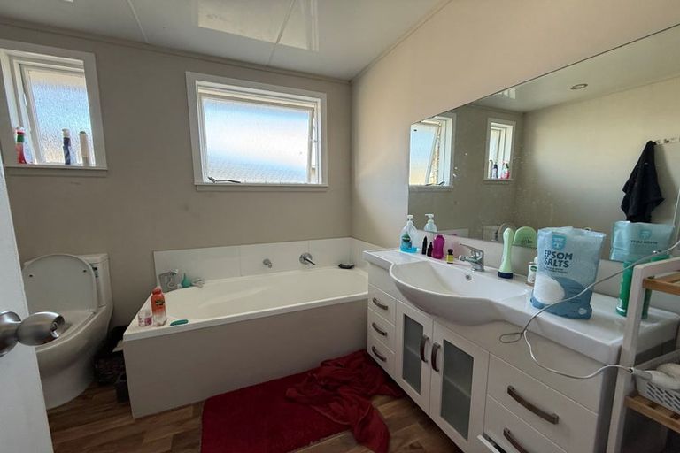 Photo of property in 30 Claymore Street, Woolston, Christchurch, 8062