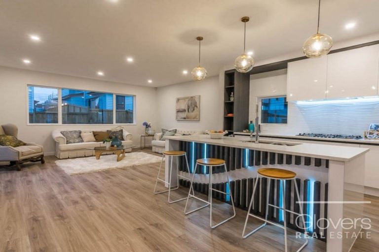 Photo of property in 17 Kearns Drive, Hobsonville, Auckland, 0616