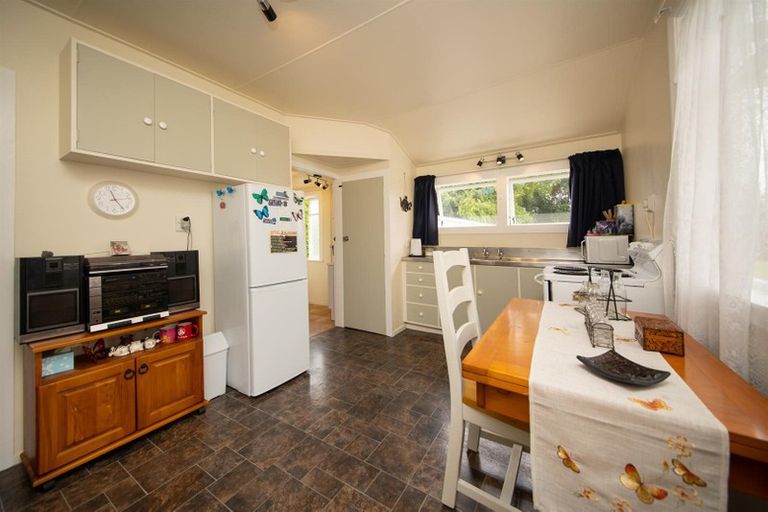 Photo of property in 37 Station Road, Marton, 4710