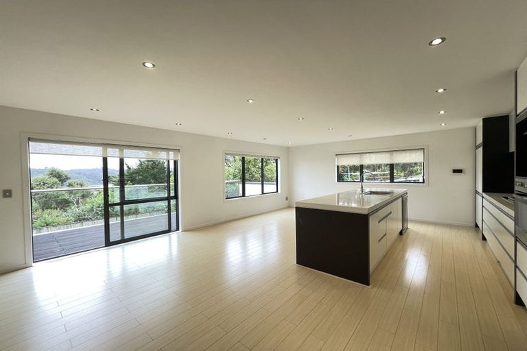 Photo of property in 114 Kittiwake Drive, Schnapper Rock, Auckland, 0632