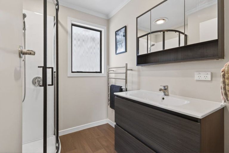 Photo of property in 5 Cemetery Road, Sanson, 4817