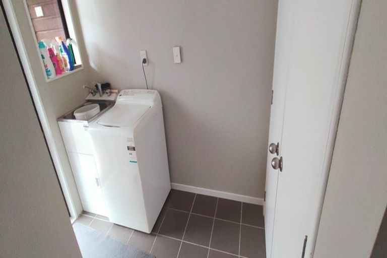 Photo of property in 43 Barnhill Crescent, Pahurehure, Papakura, 2113