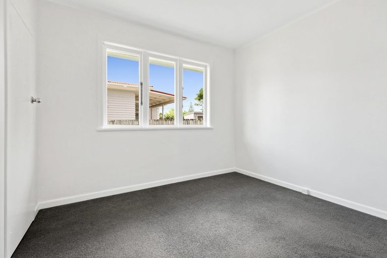 Photo of property in 727 Te Atatu Road, Te Atatu Peninsula, Auckland, 0610