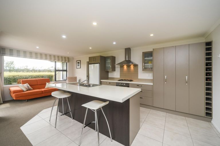 Photo of property in 7 The Oaks, Awapuni, Palmerston North, 4412