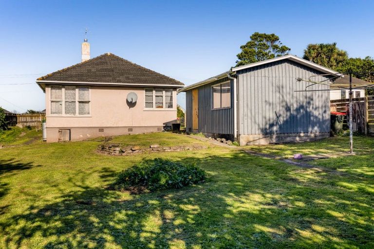 Photo of property in 10 Acourt Street, Hawera, 4610