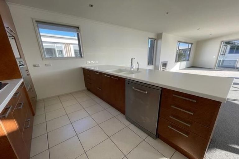 Photo of property in 348 Beach Road, Mairangi Bay, Auckland, 0630