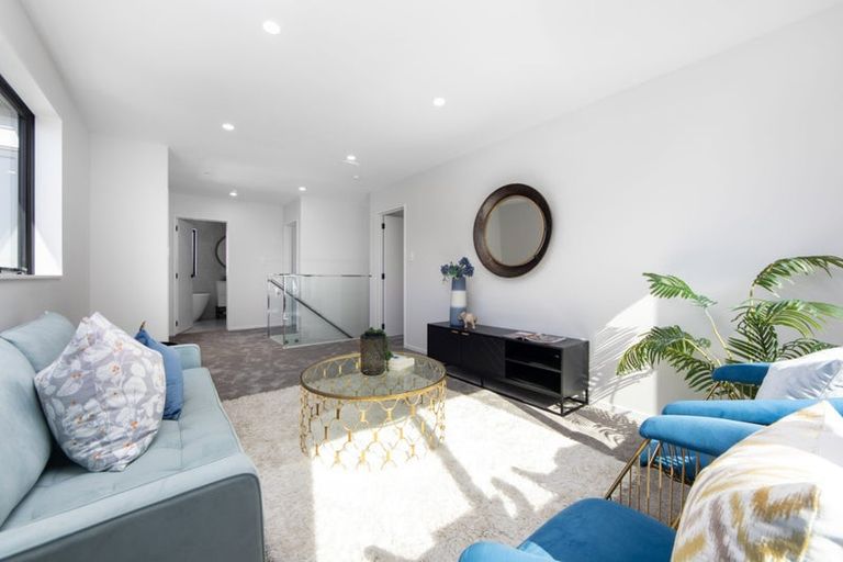 Photo of property in 3b Pendlebury Street, Green Bay, Auckland, 0604