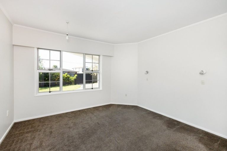 Photo of property in 114 Avondale Road, Taradale, Napier, 4112