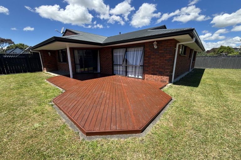 Photo of property in 11 Hanmer Place, Highbury, Palmerston North, 4412