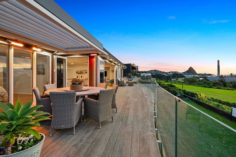 Photo of property in 26a Whiteley Street, Moturoa, New Plymouth, 4310