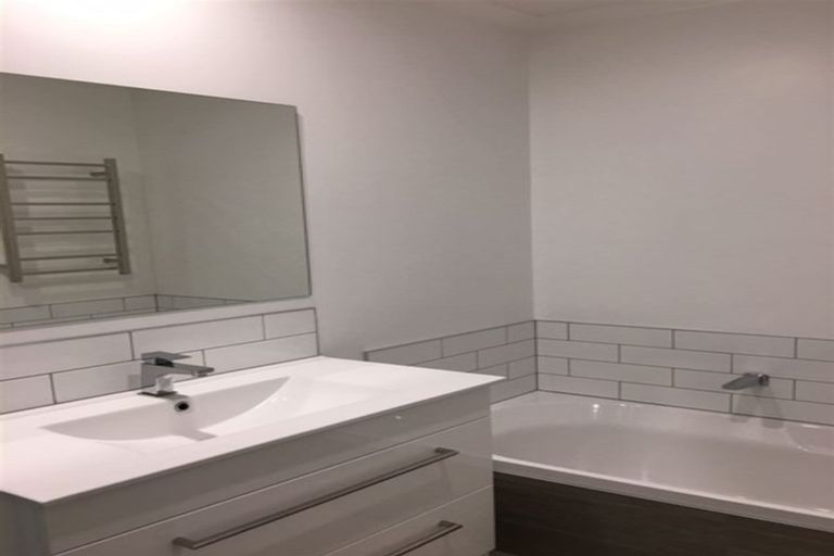 Photo of property in 12/19u Ruakiwi Road, Hamilton Lake, Hamilton, 3204
