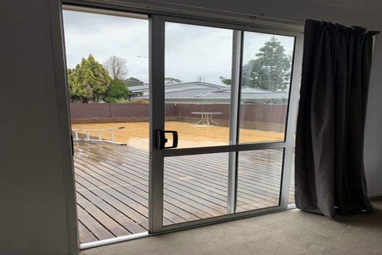 Photo of property in 357 Don Buck Road, Massey, Auckland, 0614