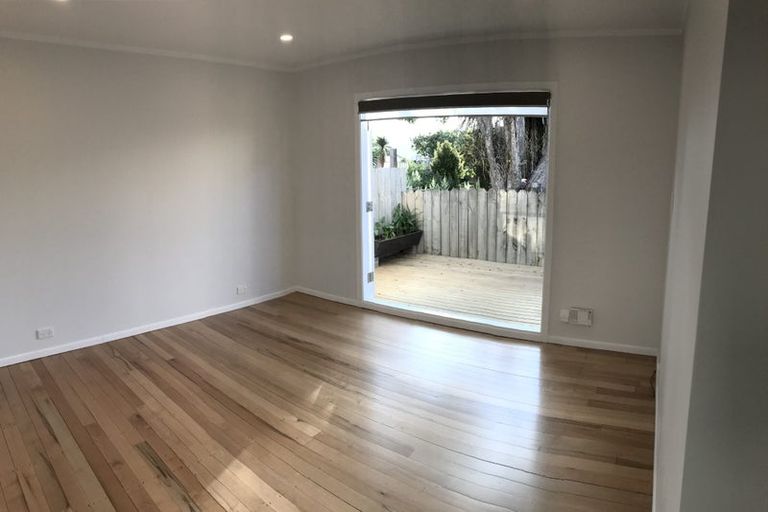 Photo of property in 2/4 Sydney Street, Hauraki, Auckland, 0622