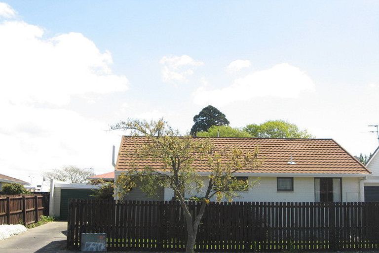 Photo of property in 51 Chipping Lane, Redwood, Christchurch, 8051