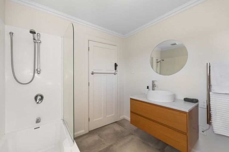 Photo of property in 26 Baring Terrace, Strandon, New Plymouth, 4312