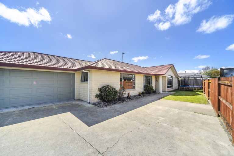Photo of property in 75 Long Melford Road, Awapuni, Palmerston North, 4412