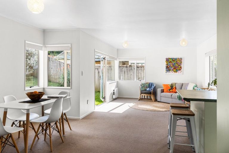 Photo of property in 37 Kona Crescent, Henderson, Auckland, 0610
