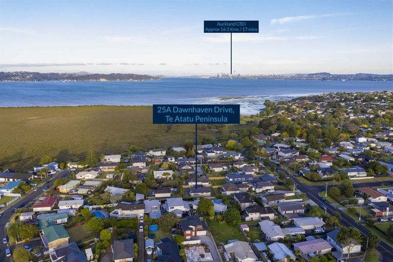 Photo of property in 25a Dawnhaven Drive, Te Atatu Peninsula, Auckland, 0610