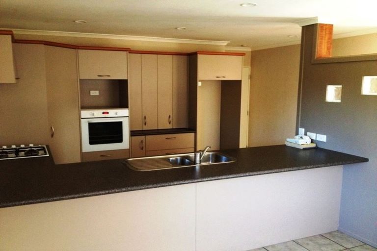 Photo of property in 16 Finchley Place, Hamilton East, Hamilton, 3216