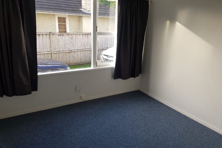 Photo of property in 42 Durham Street, Te Atatu Peninsula, Auckland, 0610