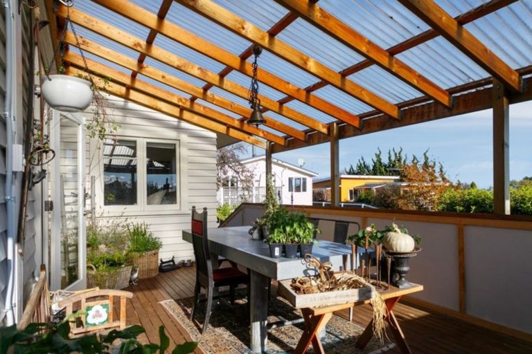 Photo of property in 19 Waitahanui Avenue, Taupo, 3330