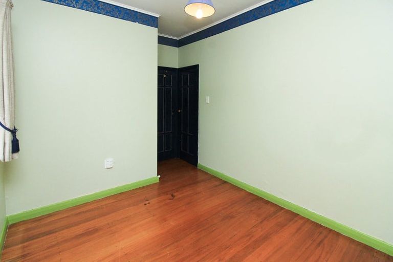 Photo of property in 7 Kaihuia Terrace, Northland, Wellington, 6012