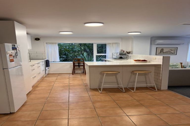 Photo of property in 53a Onedin Place, Titirangi, Auckland, 0604