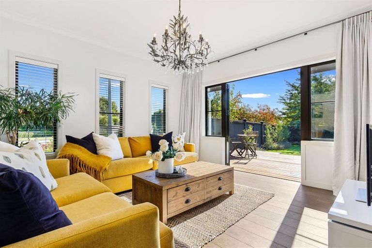 Photo of property in 6 Lewisham Park, St Albans, Christchurch, 8052