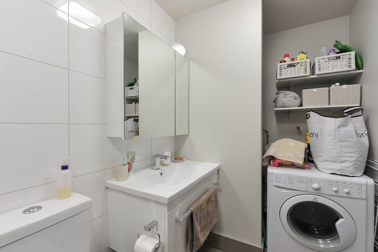 Photo of property in Masina Apartments, 111/80u Riddiford Street, Newtown, Wellington, 6021