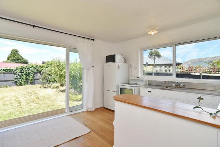 Photo of property in 25 Fairmont Place, Hornby, Christchurch, 8042