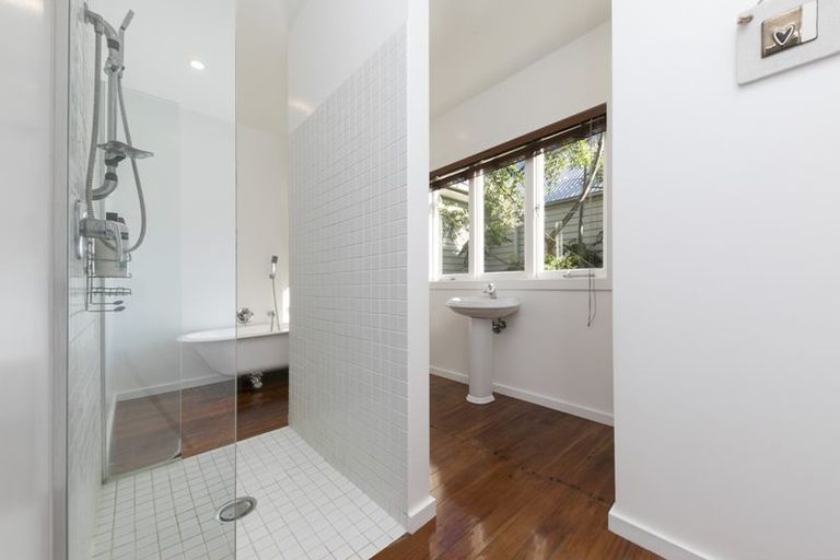 Photo of property in 298 Rimmer Road, Helensville, 0875