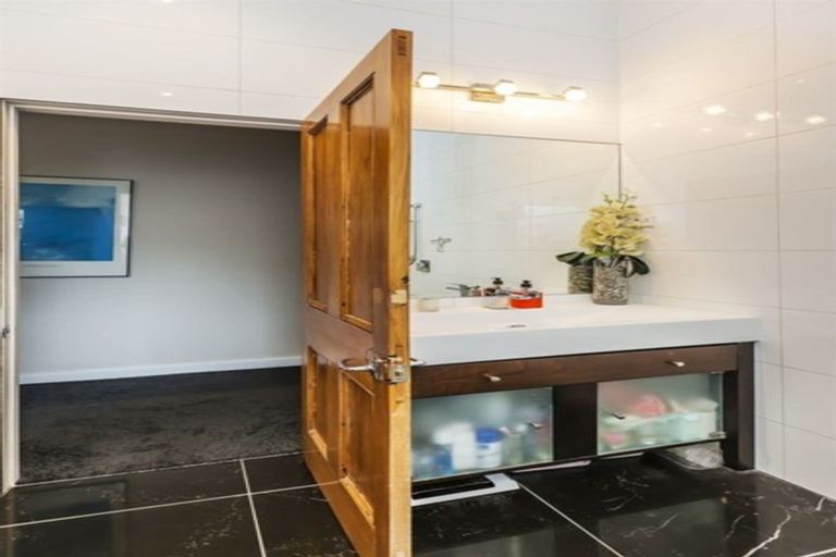 Photo of property in 353 Karori Road, Karori, Wellington, 6012