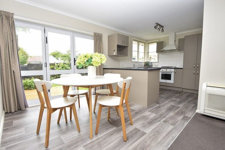 Photo of property in 89 Victoria Street, Carterton, 5713